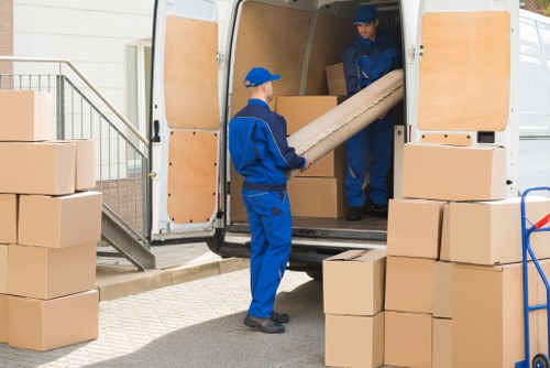 Moving van service in Paddington for local house and flat moves