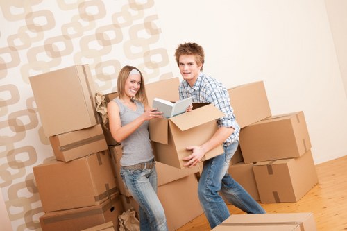 Apartment move support with a moving truck in Paddington